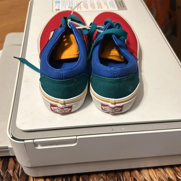 Vans - Picture 3 of 5